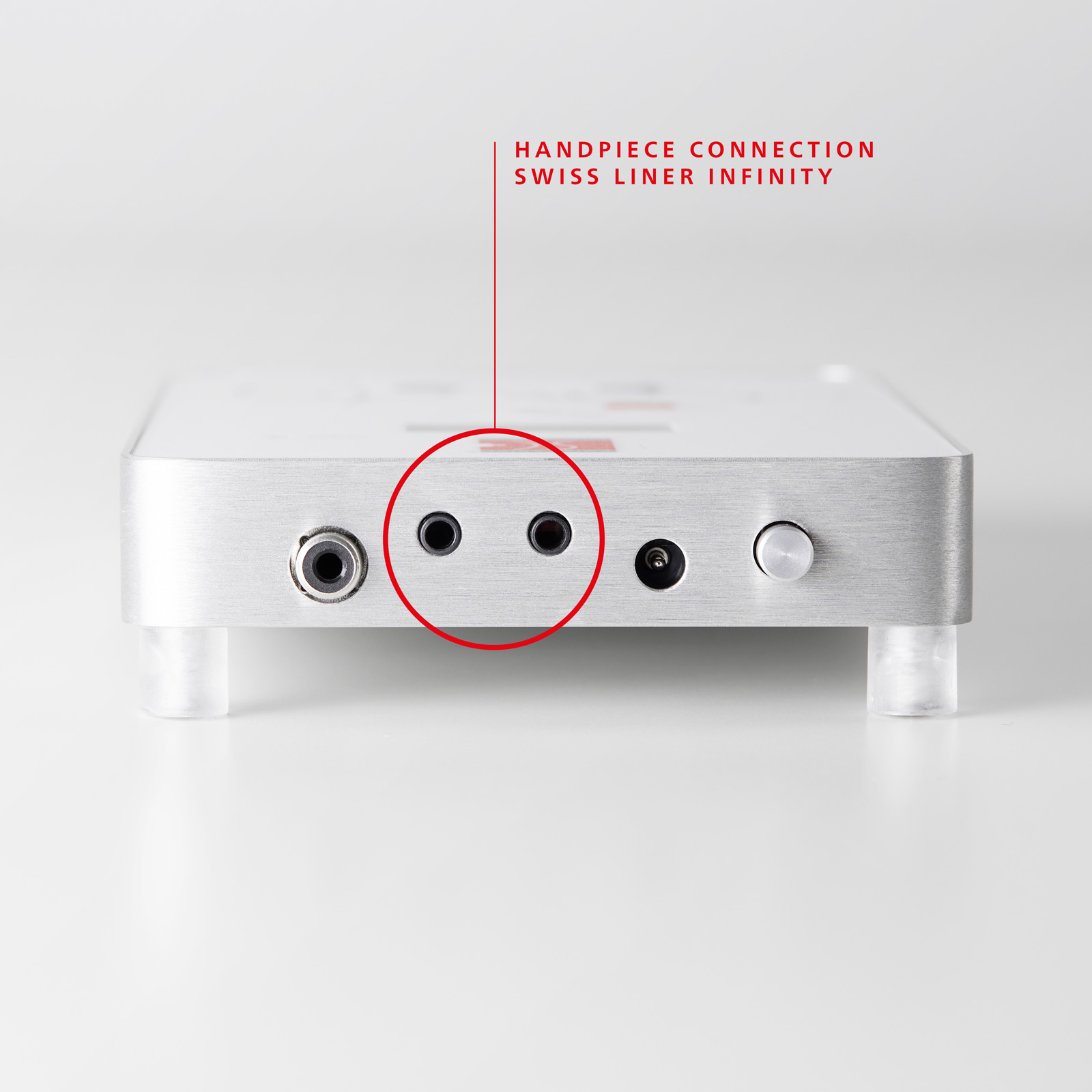 Abbildung der Anschlüsse bei dem Permanent Make up Gerät Swiss Liner Infinity
