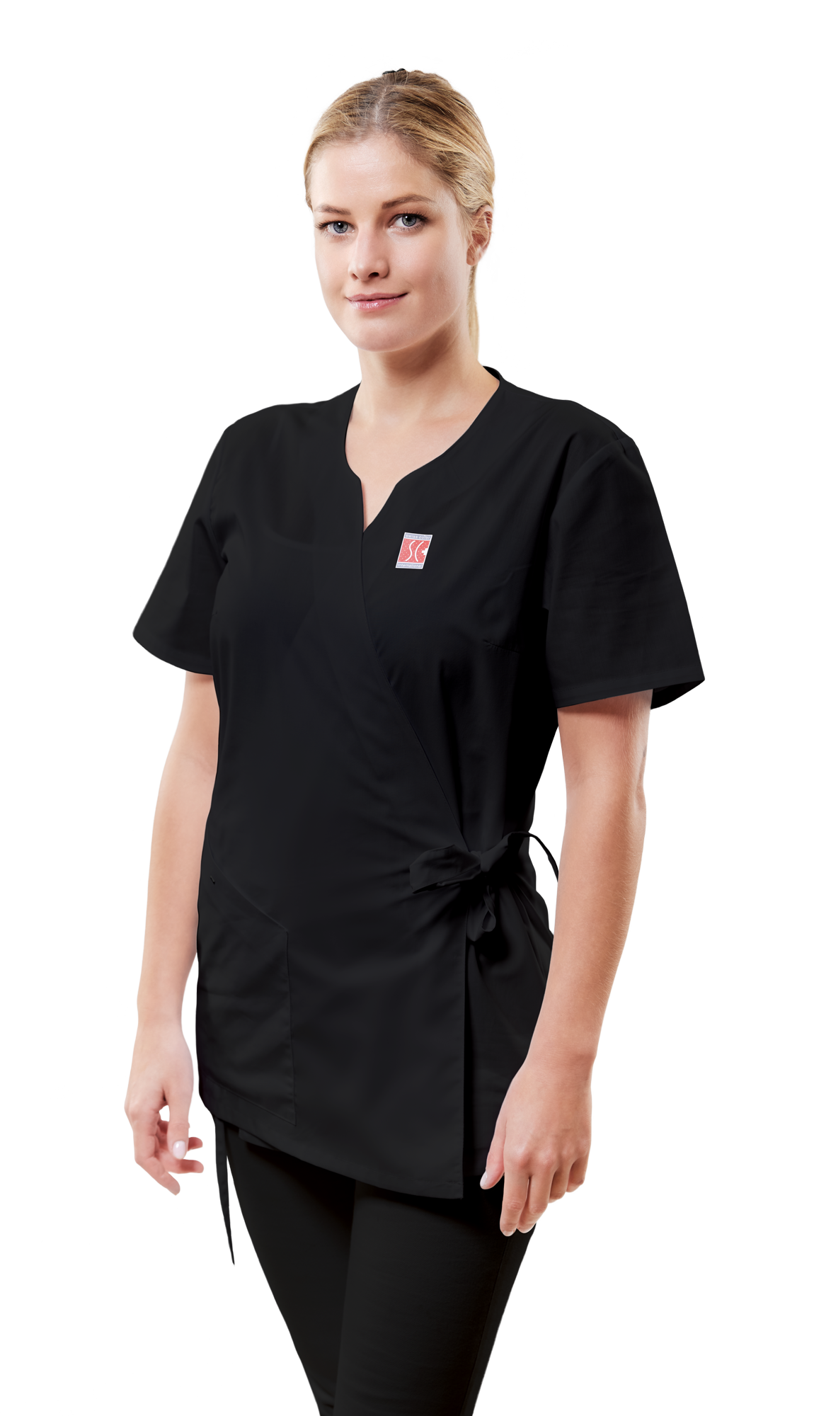 Foto einer blonden Frau, die schwarze Arbeitskleidung trägt